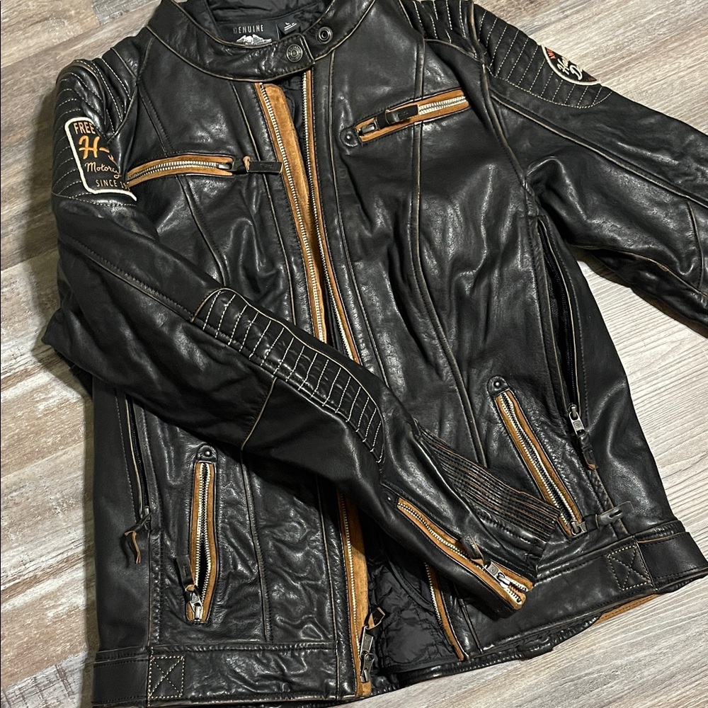 Women’s Black Quilted Jacket - Picture 4 of 8